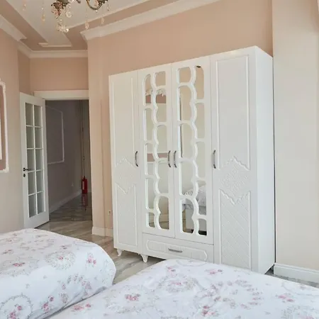Taksim Square Apartment, Great View, Luxury Estambul
