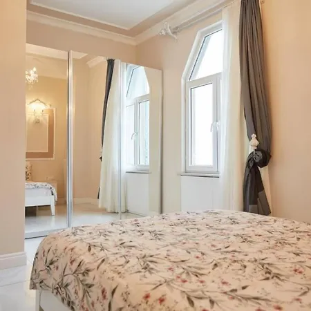 Apartment Taksim Square Apartment, Great View, Luxury *